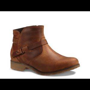 WaterProof Leather Boot/Booties size 9 Teva